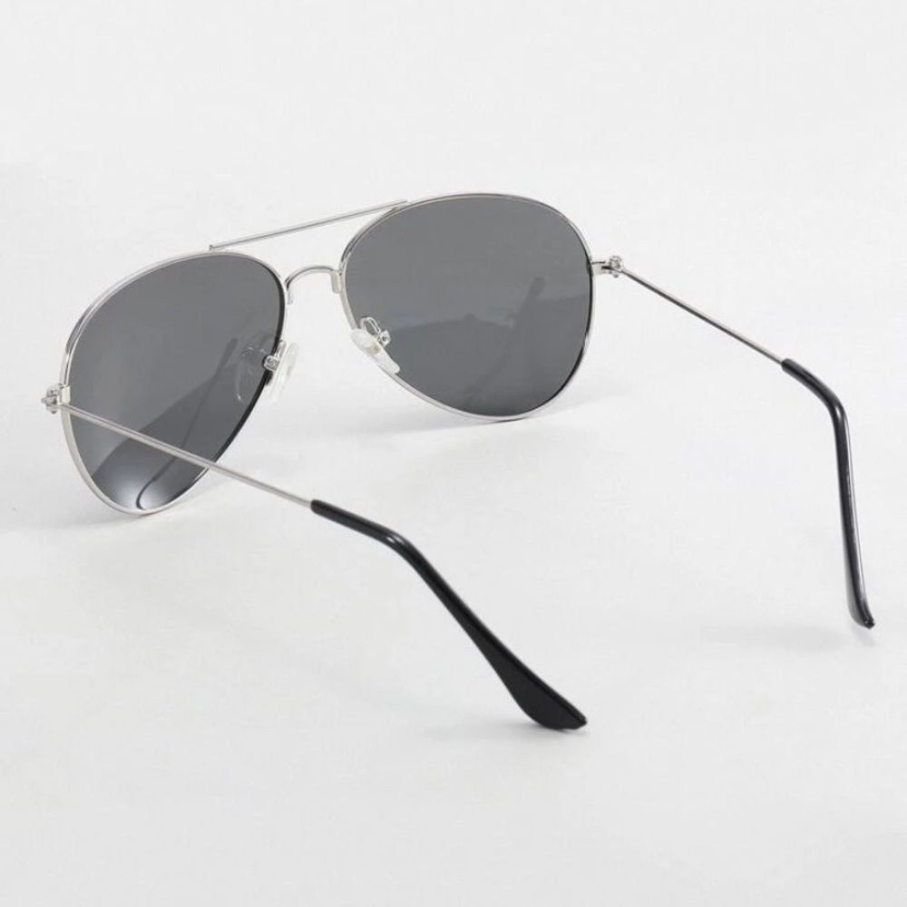 Men’s or Women’s Aviator Silver Frame Sunglasses Grey Lens brand New! With Case - Picture 4 of 5